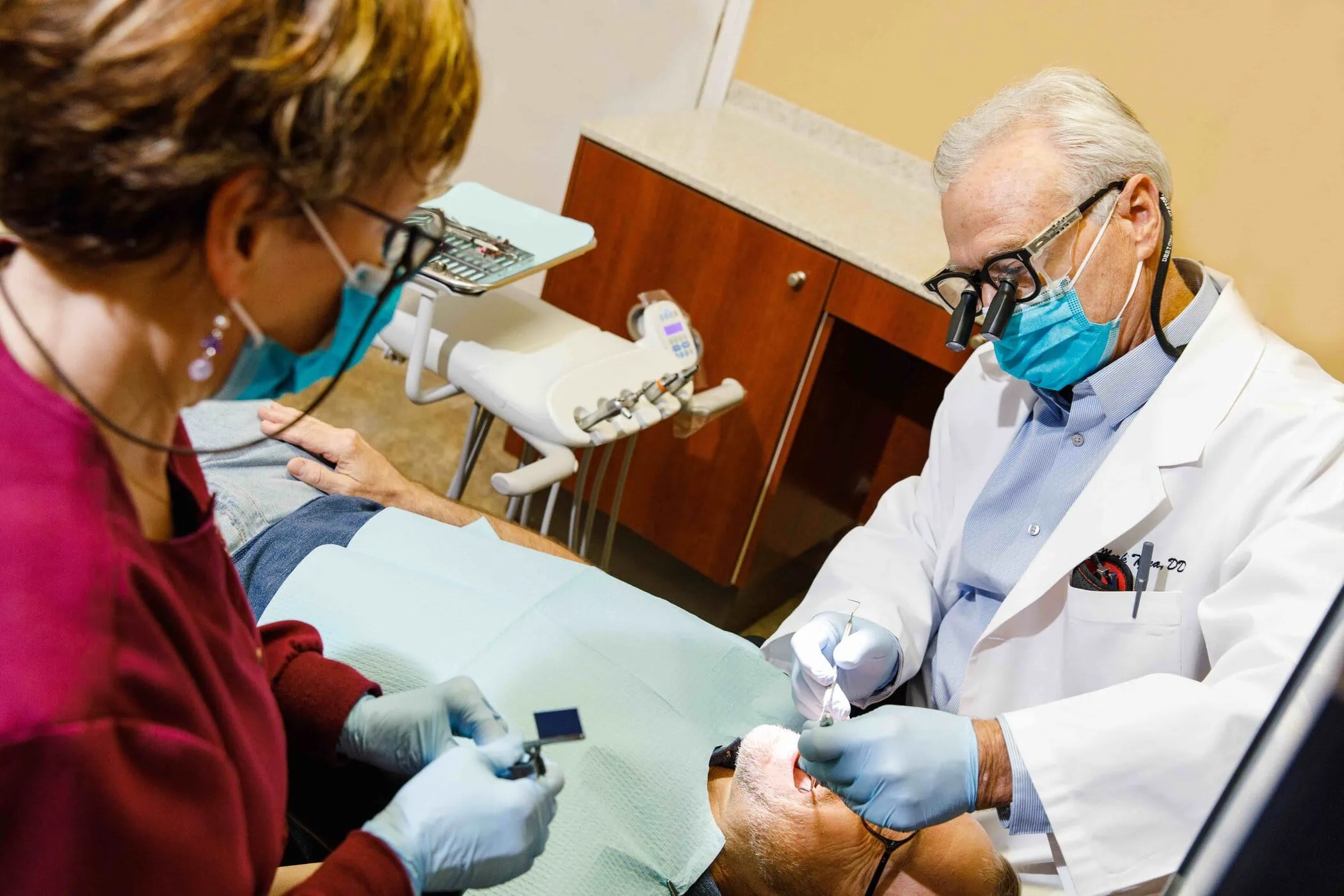 Gentle, Comfortable Tooth Removal